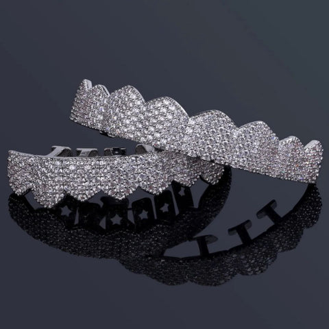 Iced Out Colorless Moissanite Sharp Teeth Grillz