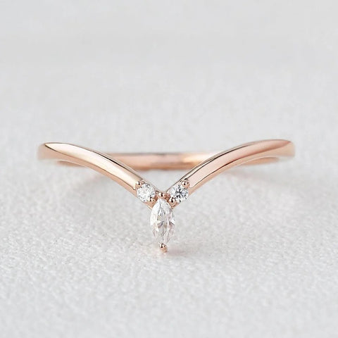 Chevron Style Moissanite Anniversary Day Gift For Women