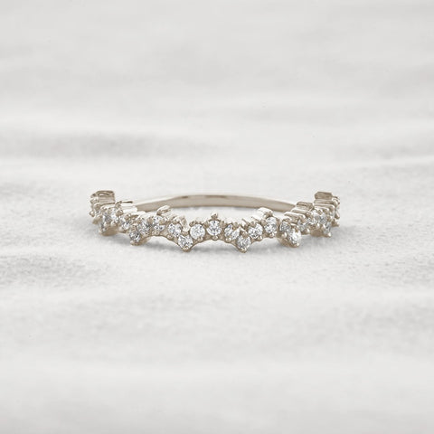 Lab Created Moissnaite Crown Style Round Cut Band
