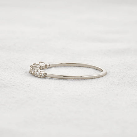 Moissanite Diamond Round Cut Fancy Band For Her