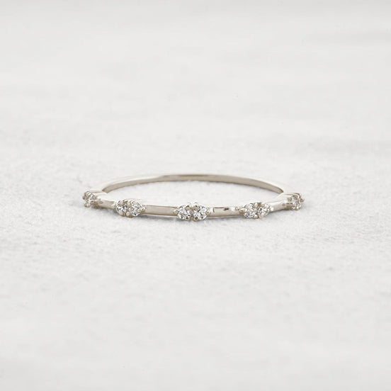 Unique Style Round Cut Moissnaite Diamond Wedding Band
