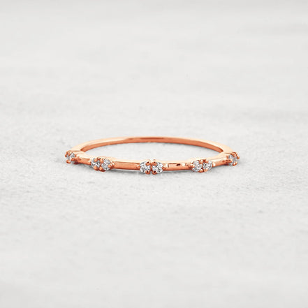 Unique Style Round Cut Moissnaite Diamond Wedding Band