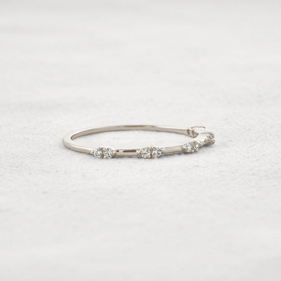 Unique Style Round Cut Moissnaite Diamond Wedding Band