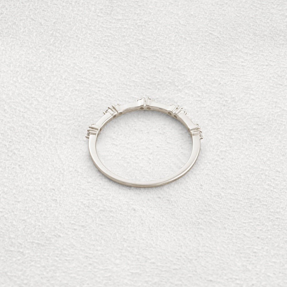 Unique Style Round Cut Moissnaite Diamond Wedding Band