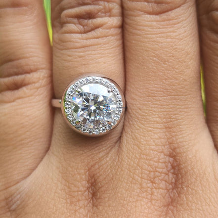 Round Cut Lab Grown Diamond Halo Engagement Ring