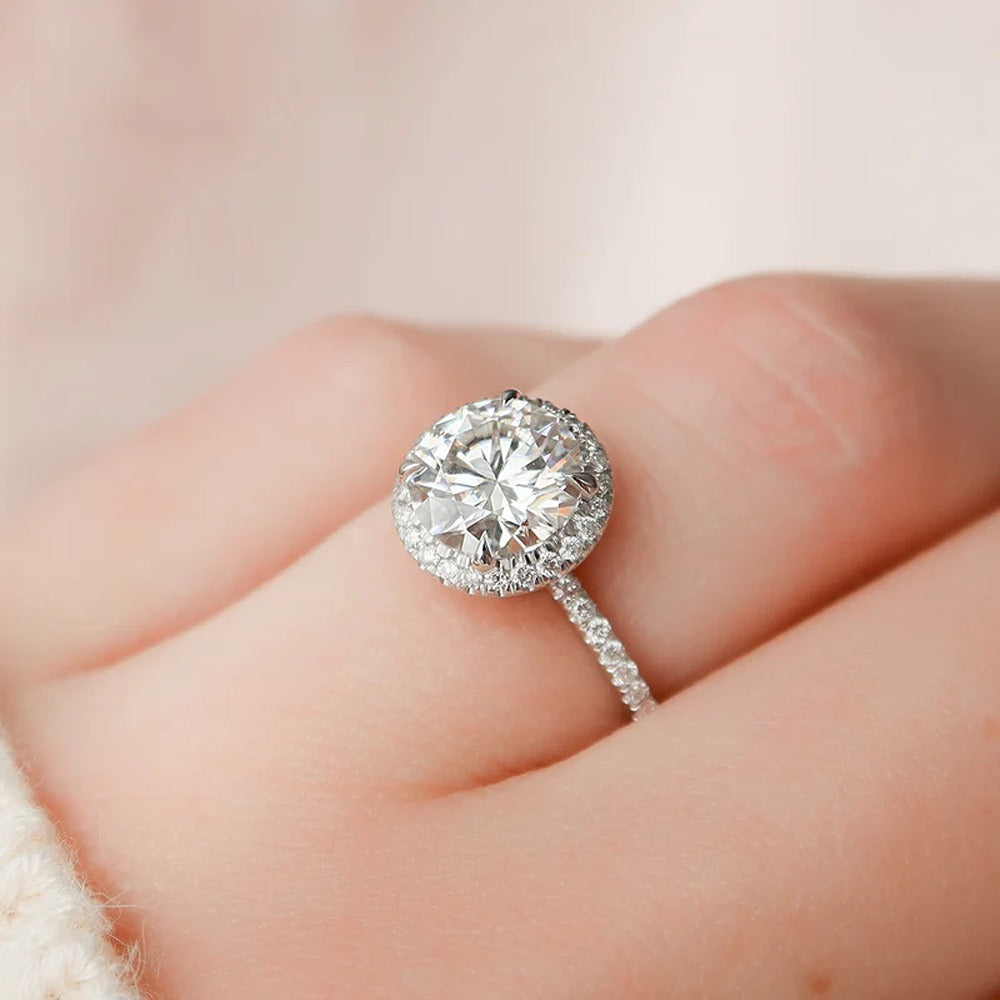 VVS1 Moissanite Round Cut Halo Engagement Ring