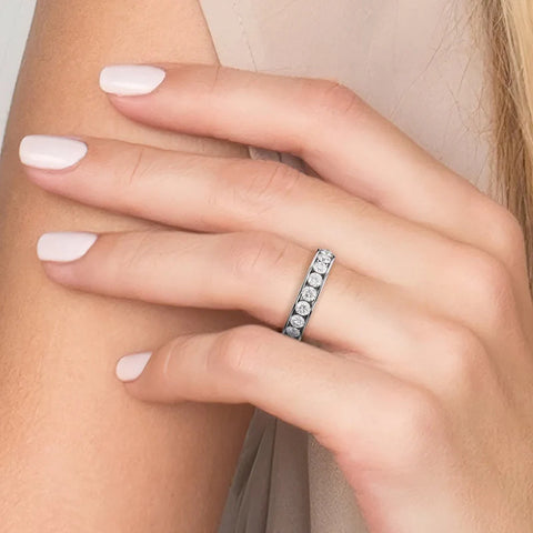 VVS1 Clarity Moissnite Round Cut Eternity Band