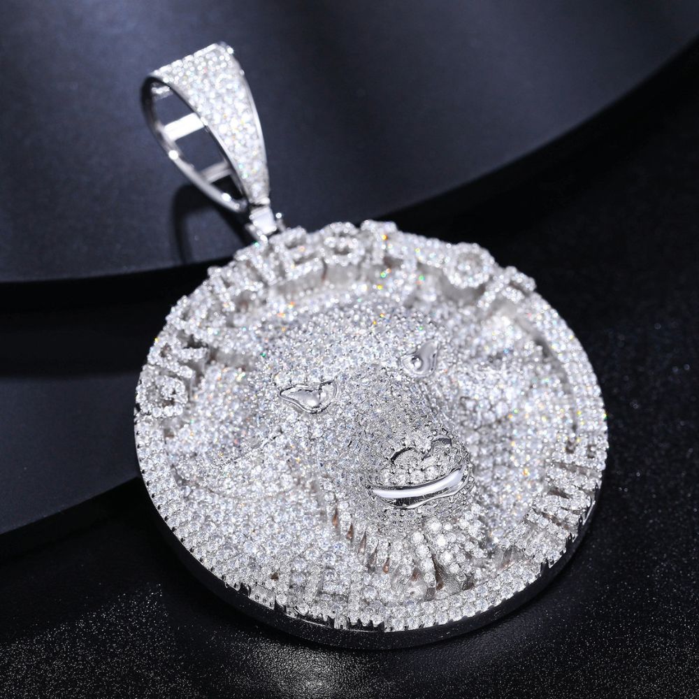 VVS1 Clarity Moissanite Diamond Stylish Wear Pendant