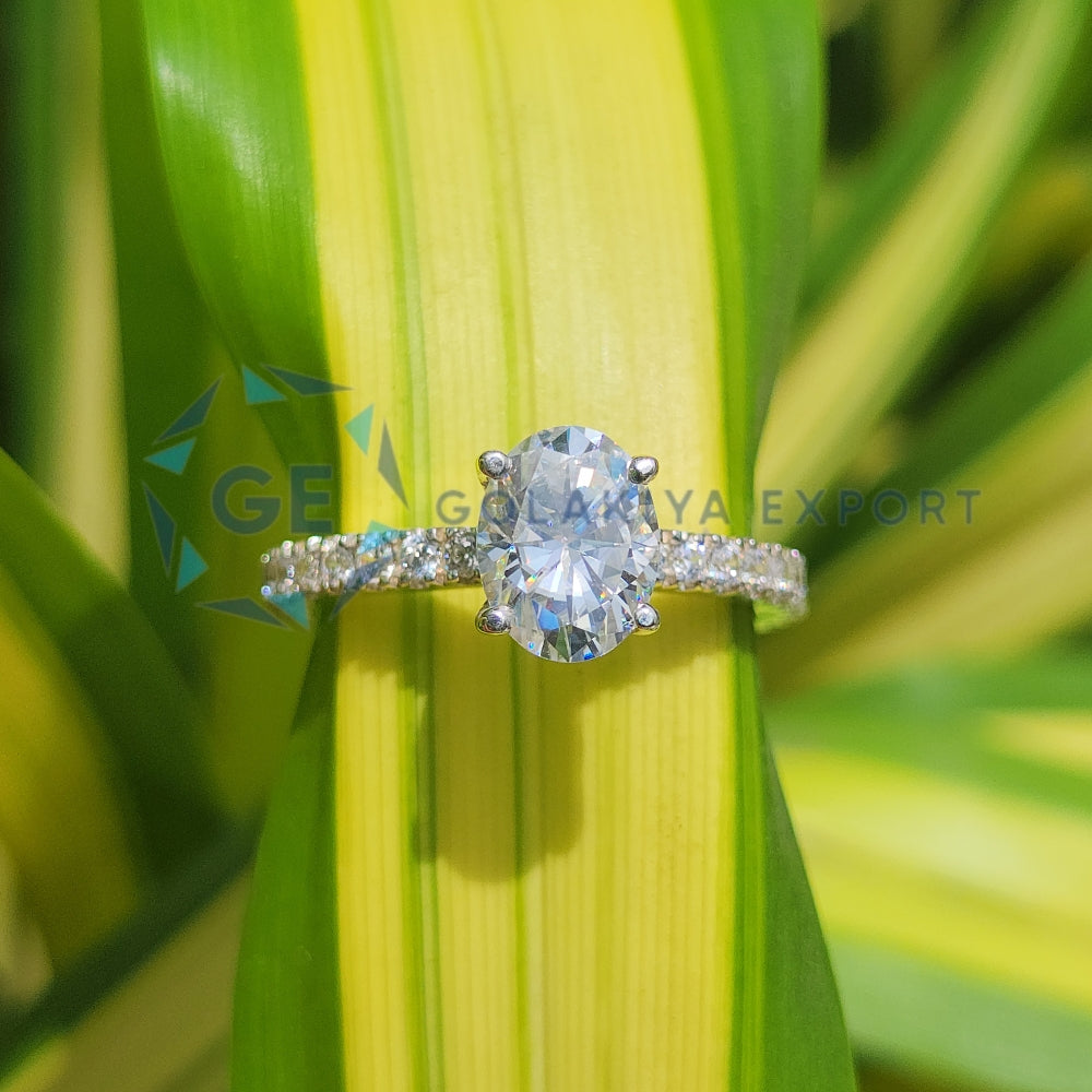 EF Color VVS2/VS1 Clarity Lab Grown Oval Cut Diamond Ring