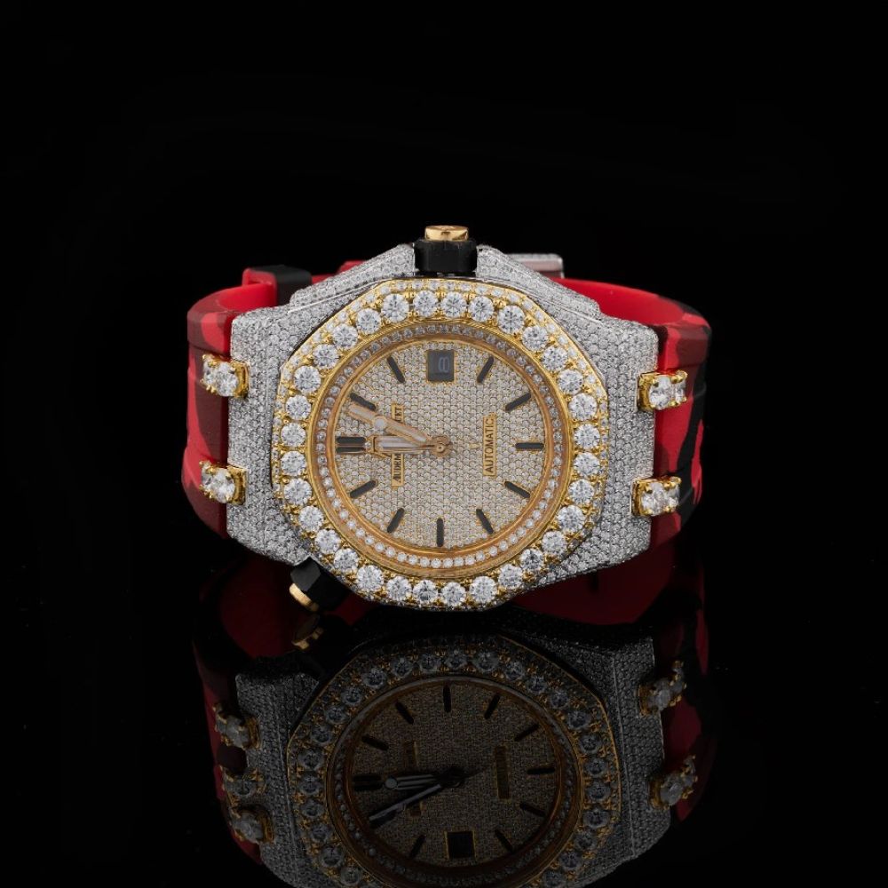 Elegant Stylish Moissanite Rubber Strap Watch