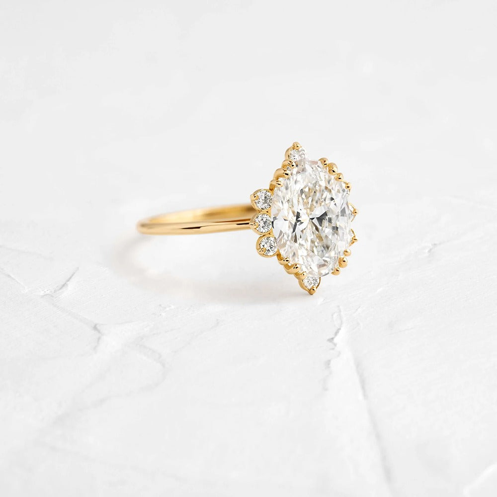 Oval Cut Vintage Halo Moissanite Engagement Wedding Ring
