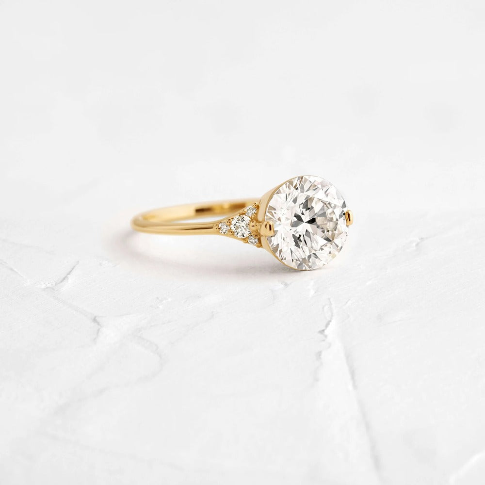 Round Cut Vintage Moissanite Engagement Ring