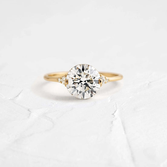 Round Cut Vintage Moissanite Engagement Ring