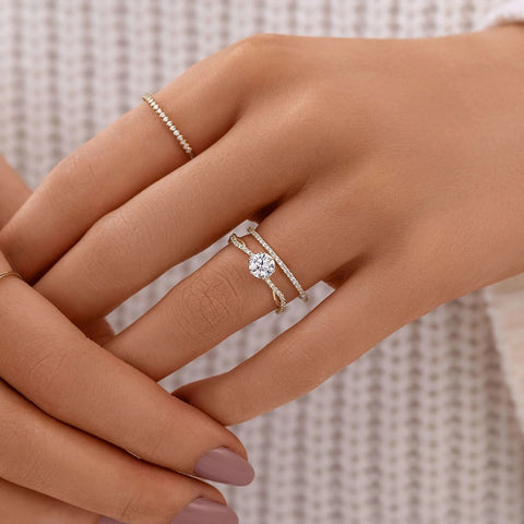 VVS1 Moissanite Round Cut Twisted Wedding Ring