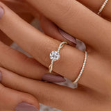 VVS1 Moissanite Round Cut Twisted Wedding Ring