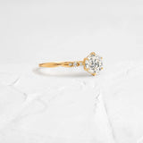 Moissanite VVS1 Twisted Round Cut Wedding Ring