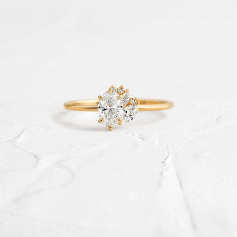 Oval Cut VVS1 Moissanite Engagement Ring