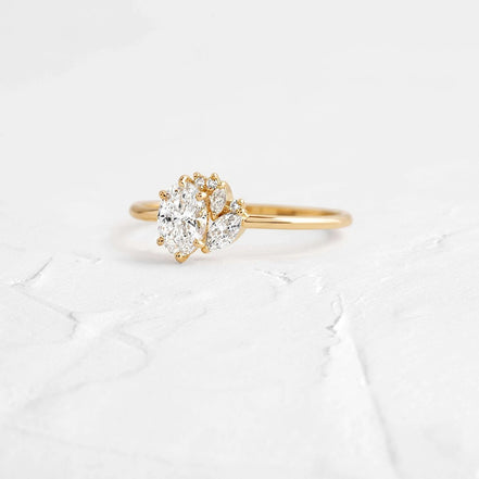Oval Cut VVS1 Moissanite Engagement Ring