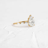 VVS1 Moissanite Pear Cut Fluency Wedding Proposal Ring