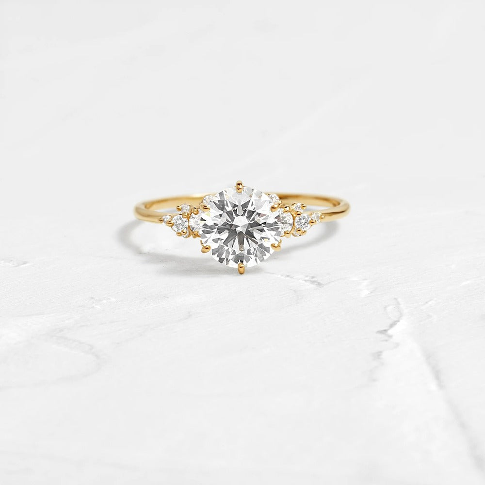 VVS1 Moissanite Vintage Round Cut Engagement Ring