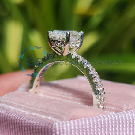 EF Color VVS2/VS1 Clarity Lab Grown Oval Cut Diamond Ring