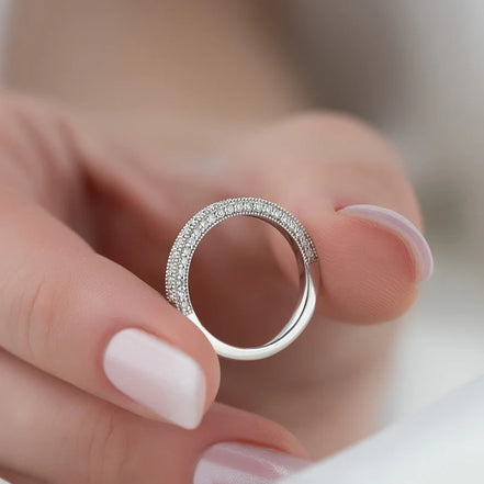 VVS1 Clarity Moissanite Round Cut Wedding Band For Women