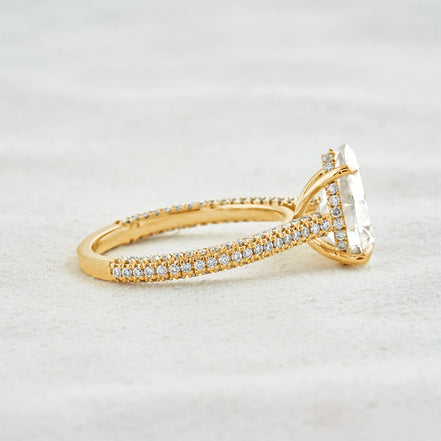 VVS1 Clarity Pear Cut Moissanite Pave Set Engagement Ring