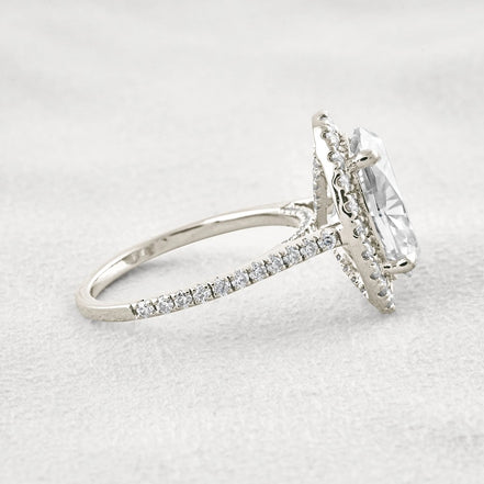Oval Cut Halo Moissnaite Wedding Ring