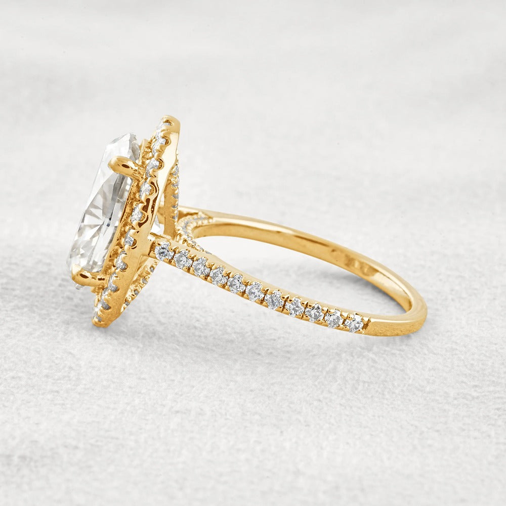 Oval Cut Halo Moissnaite Wedding Ring