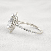 Oval Cut Halo Moissnaite Wedding Ring