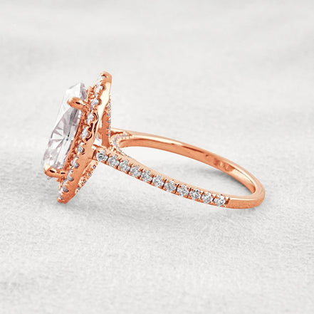 Oval Cut Halo Moissnaite Wedding Ring