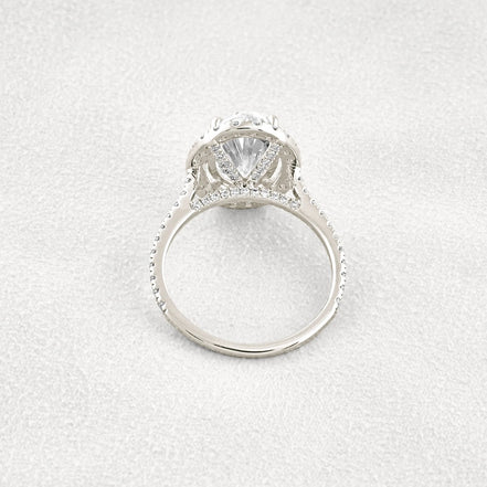 Oval Cut Halo Moissnaite Wedding Ring