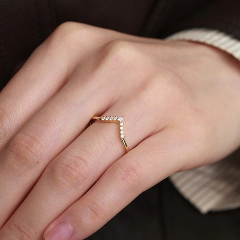 Chevron Style D Color Moissanite Round Cut Band For Women