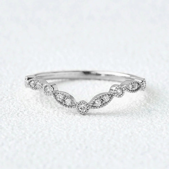 Round Cut Chevron Style Band Valentine Day Gift For Women