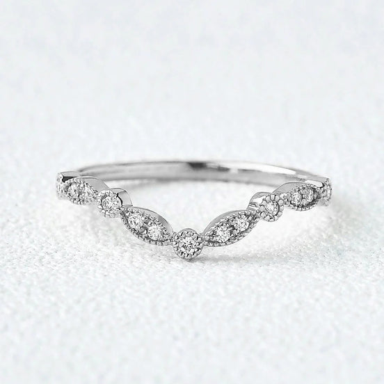 Round Cut Chevron Style Band Valentine Day Gift For Women