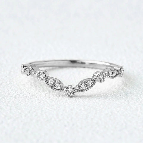 Round Cut Chevron Style Band Valentine Day Gift For Women