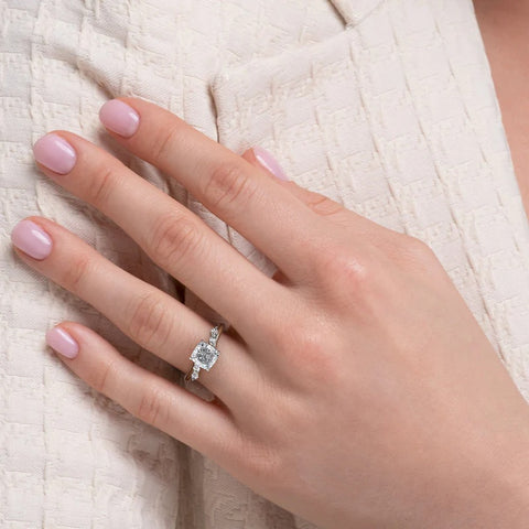 VVS1 Moissnite Cushion Cut Unique Style Wedding Ring