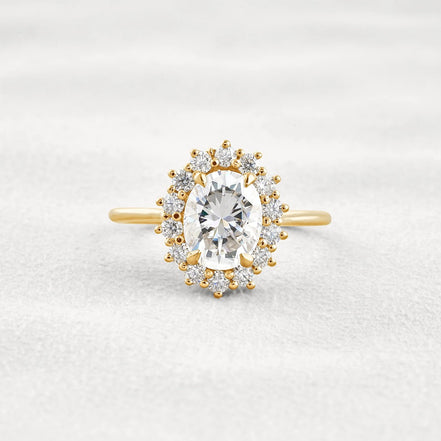 VVS1 Clarity Moissanite Oval Cut Vintage Halo Weeding Ring