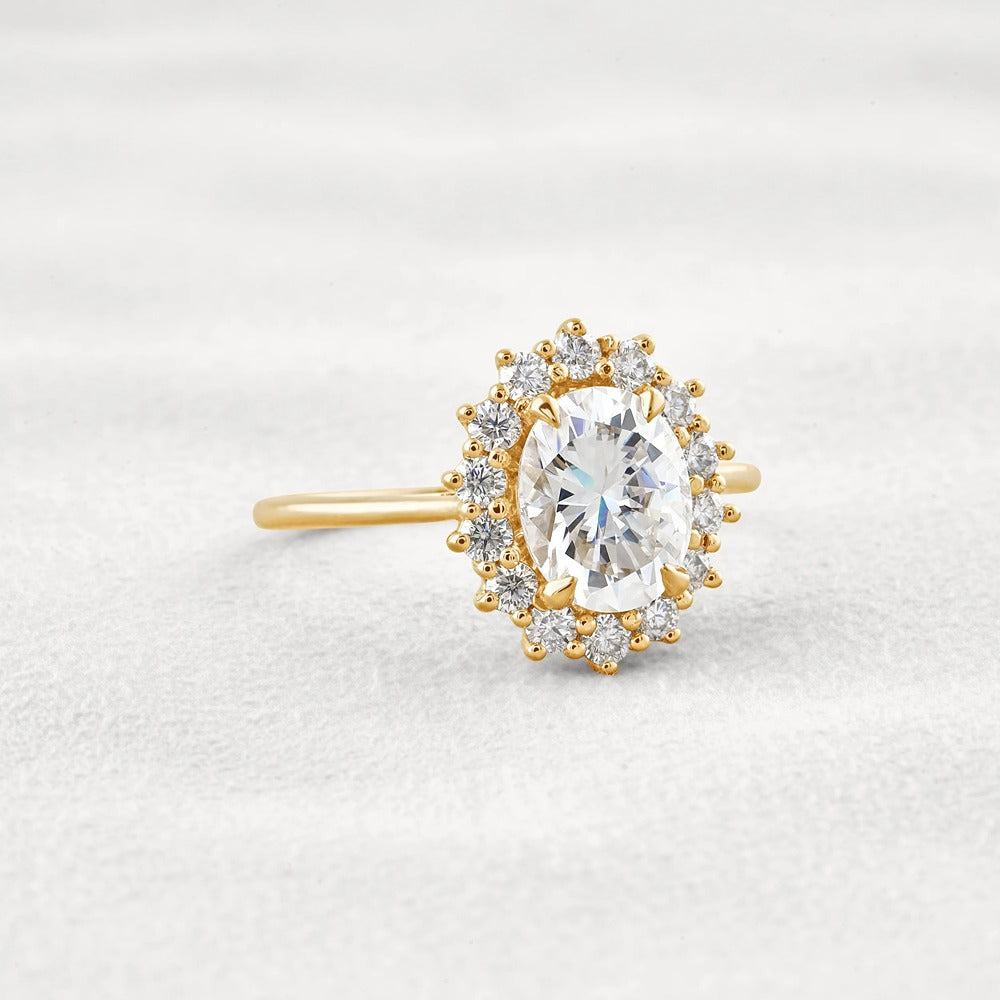VVS1 Clarity Moissanite Oval Cut Vintage Halo Weeding Ring