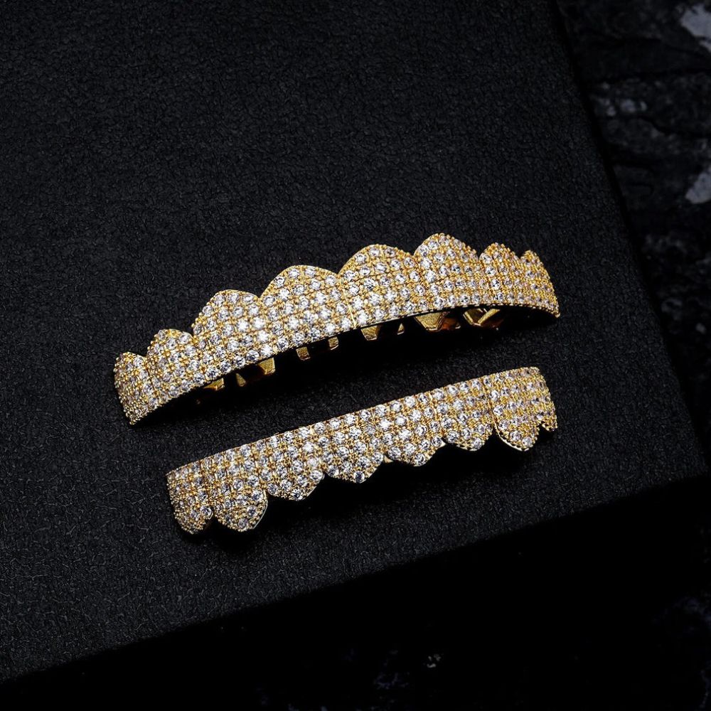 Iced Out Colorless Moissanite Sharp Teeth Grillz