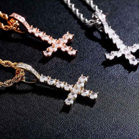 Cross Criss VVS1 Clarity Moissanite Diamond Pendant