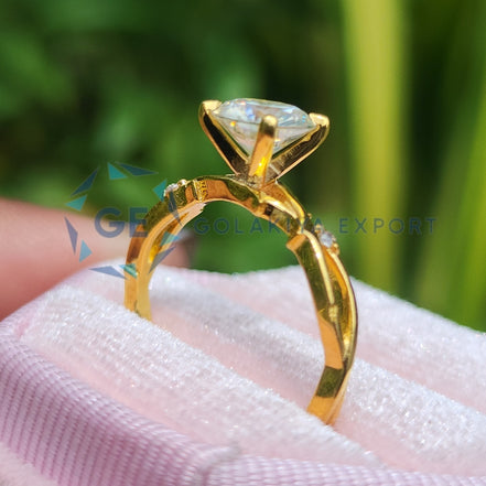 Yellow Gold Vintage Art Deco Round Cut Lab Grown Diamond Ring