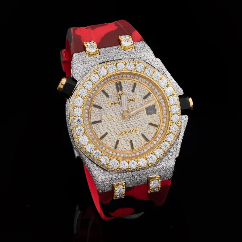 Elegant Stylish Moissanite Rubber Strap Watch