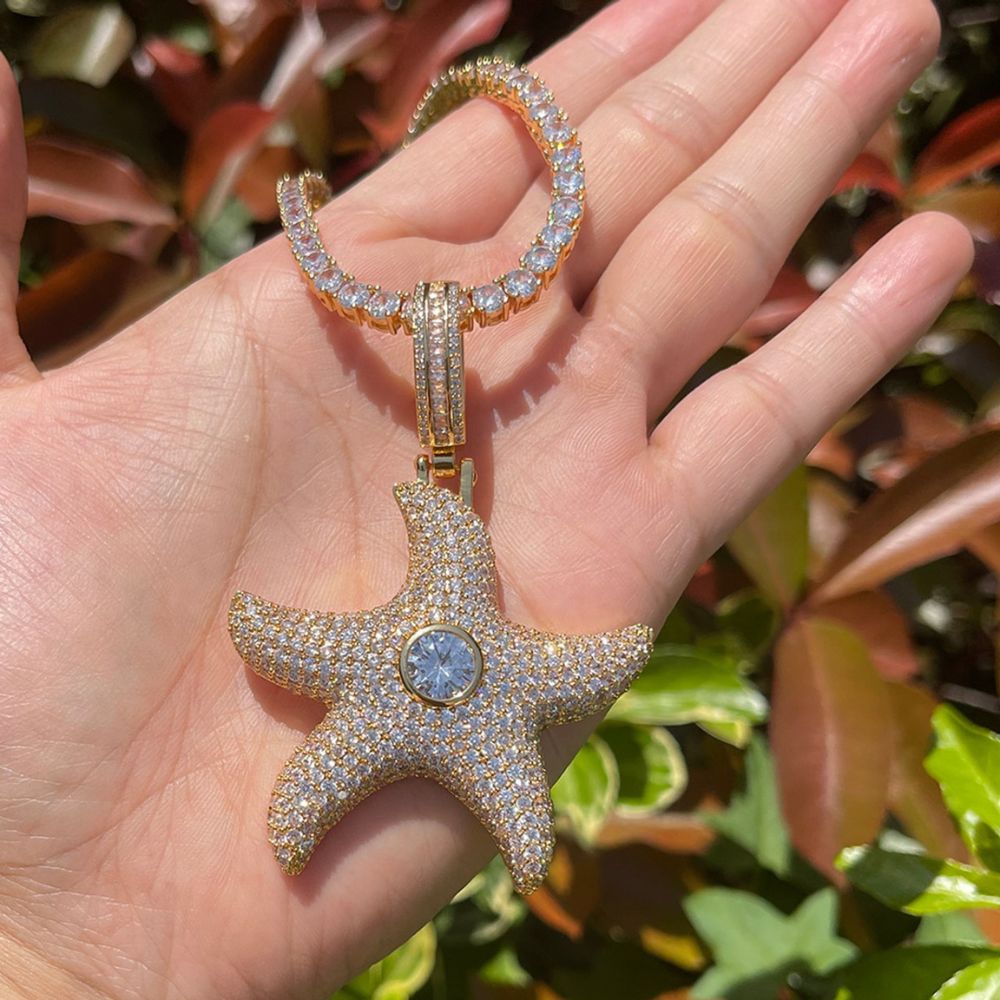 Mossanite Center Stone Superstar Starfish Flooded Ice Streetwear Pendant