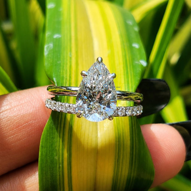 2 Carat Pear Cut Lab Grown Diamond Solitaire Wedding Ring Set