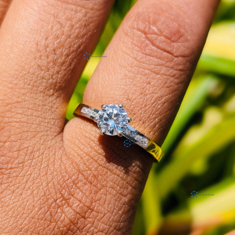 Lab Grown Round Cut Yellow Gold Wedding Ring