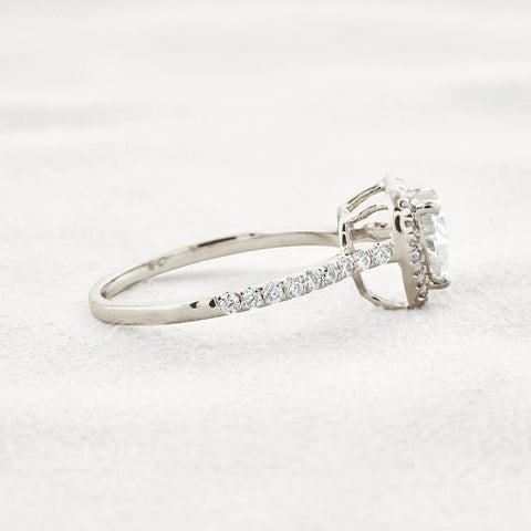Heart Cut VVS1 Moissanite Diamond Halo Engagement Ring