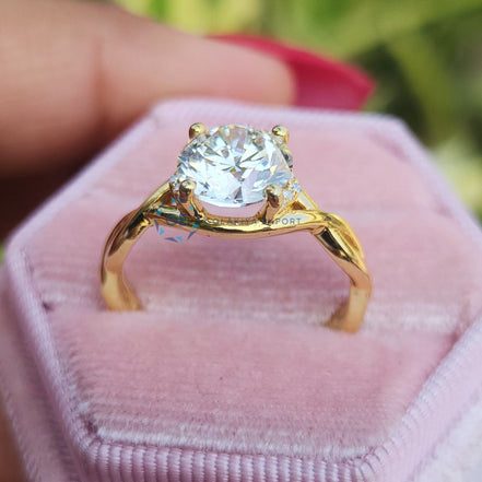 Round Cut Lab Grown Diamond Twisted Band Yellow Gold Ring
