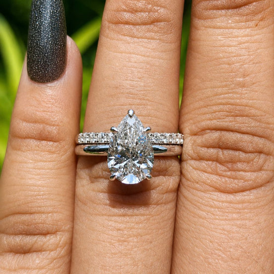 2 Carat Pear Cut Lab Grown Diamond Solitaire Wedding Ring Set