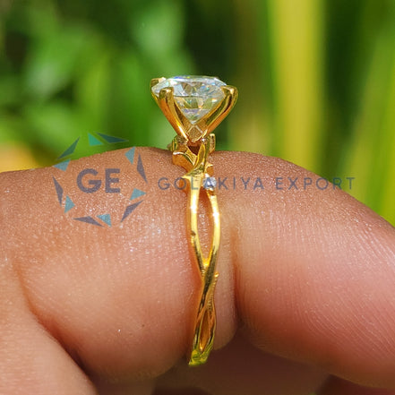 Yellow Gold Vintage Art Deco Round Cut Lab Grown Diamond Ring